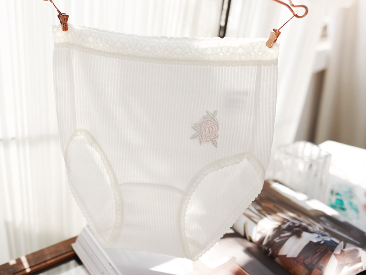 Cotton thoáng khí của phụ nữ cao eo đồ lót màu rắn chủ đề cotton bag hip mềm đơn giản thoải mái tóm tắt thêu Nhật Bản