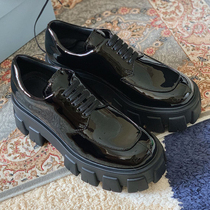 Liu Wen with patent leather thick-soled platform shoes womens 2020 autumn and winter new versatile lace-up British college style small leather shoes