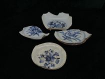 Specimens of porcelain shards from the Yuan Ming and Qing Dynasties. Send pictures to illustrate the coagulation spots of Yuan blue and white. Microscopic characteristics of Yuan blue and white. Suma Liqing