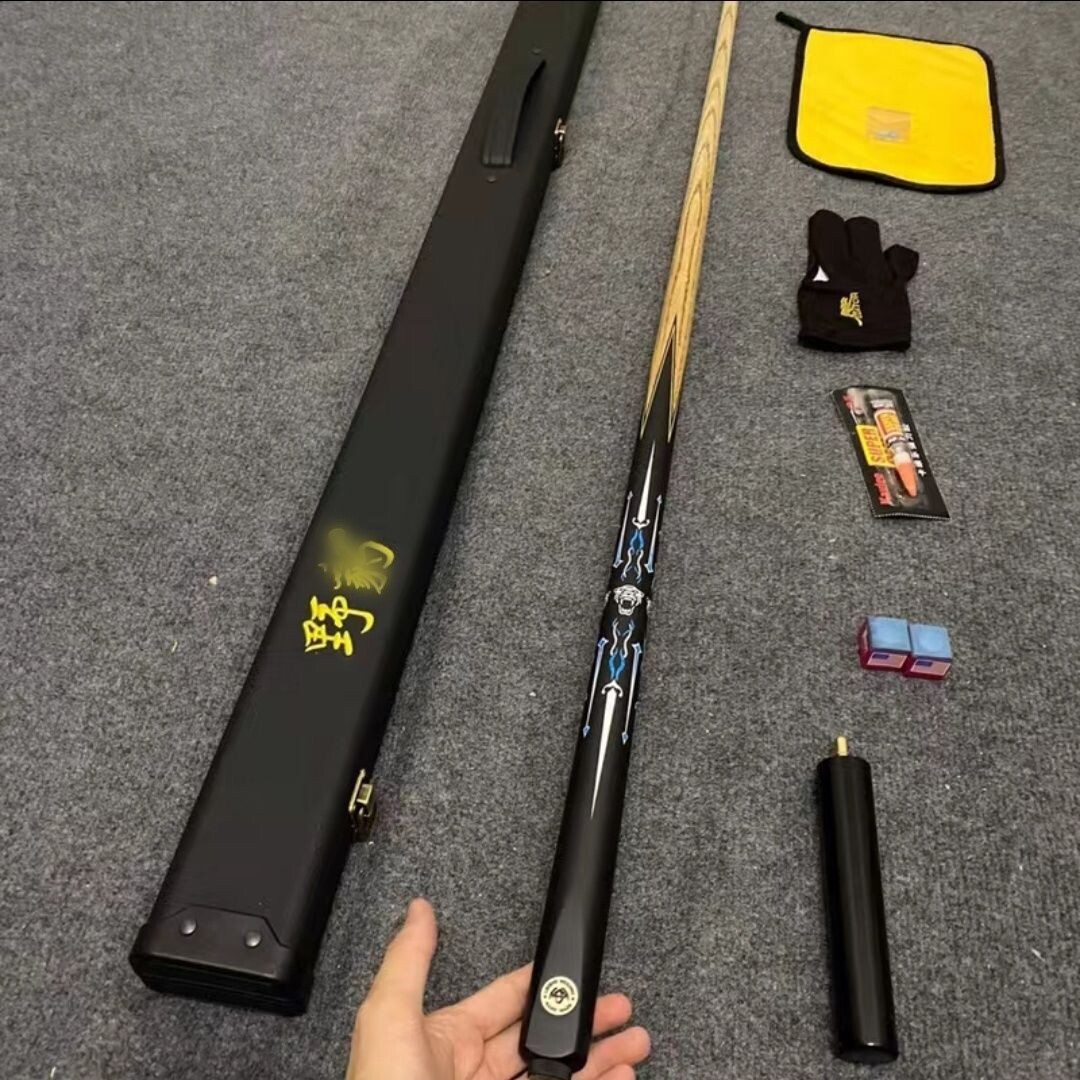 ウォーゴッド・ビリヤードキュー、レオパードG3は、一体型の中国式スモールヘッドキューのレプリカです。会員制のブラックエイトボールスヌーカークラブです。