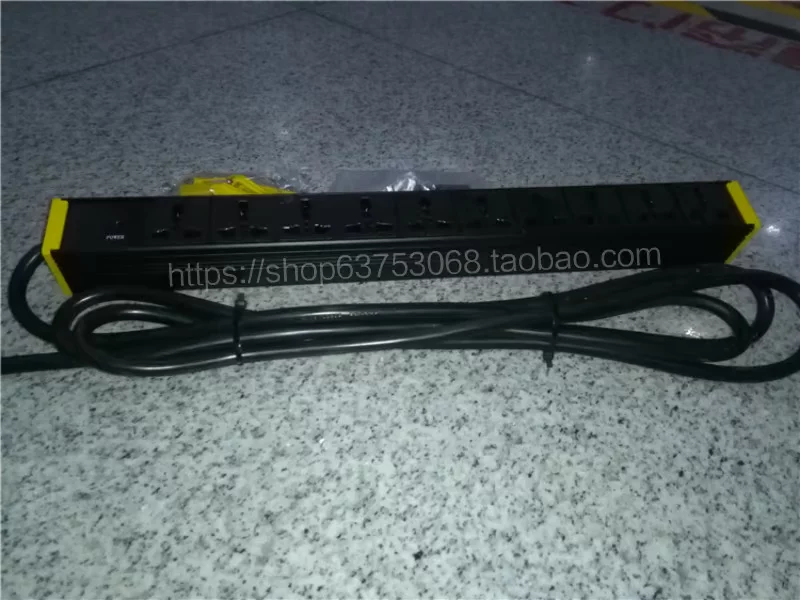 Прорыв через розетку PDU кабинета 07N01ES-0508 Ten United 16A с индикаторами, вертикальная розетка 10a