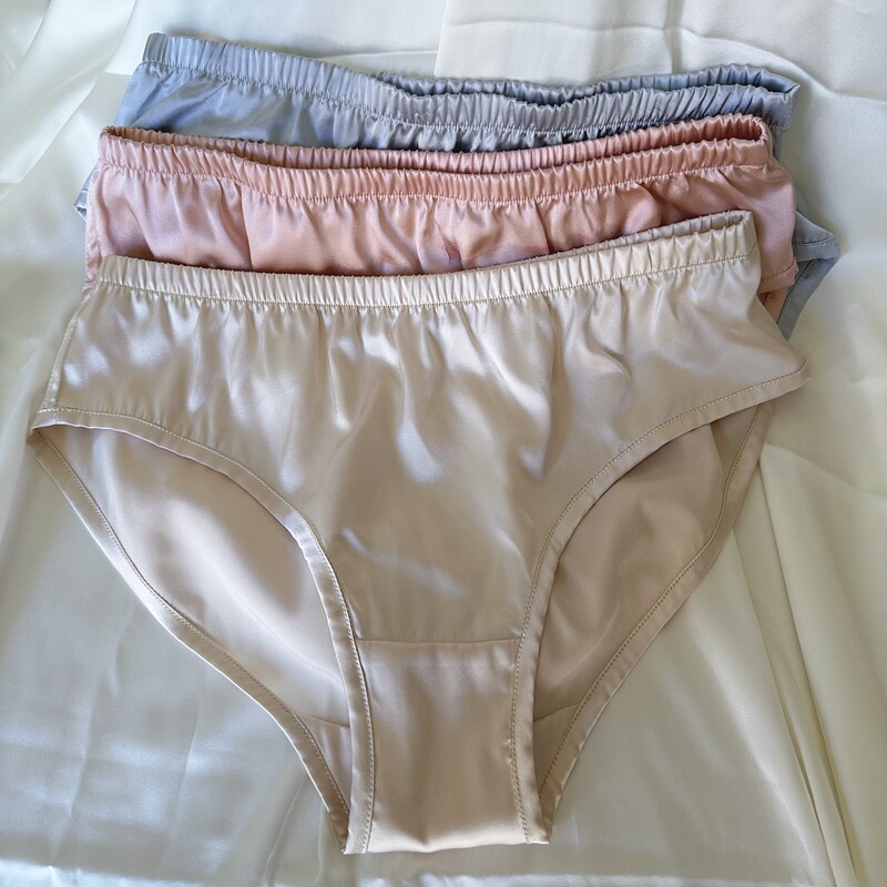 Handmade Silk Mid-Waist Women's Elastic Mulberry Silk Fabric Satin Underwear Triangle Panties Breathable Antibacterial Silky Smooth