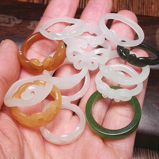 Original Hetian jade seed material white jade Russian jasper sugar jade ring jade ring jade ring jade tail ring carved ring for women