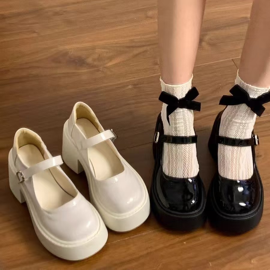フランス風のハイヒールプラットフォームメリージェーンシューズ（女性用）、2025年春の新作スタイル、ブリティッシュスタイル、スカートとの相性抜群。