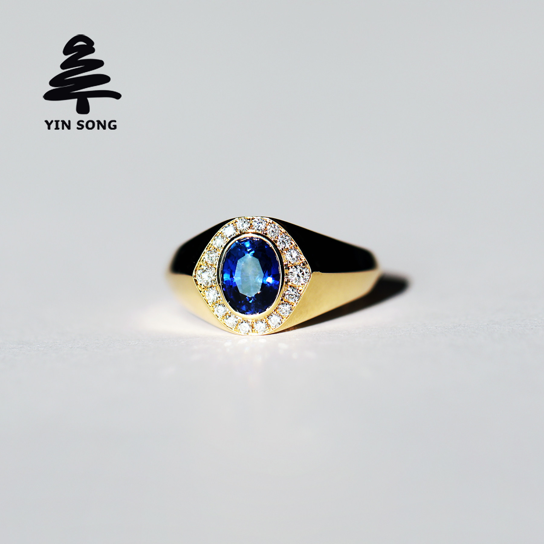 25年新款蓝宝石围钻戒指推荐｜银松珠宝无性别设计18K金钻石男尾戒太绝了！-手饰-淘宝好物网