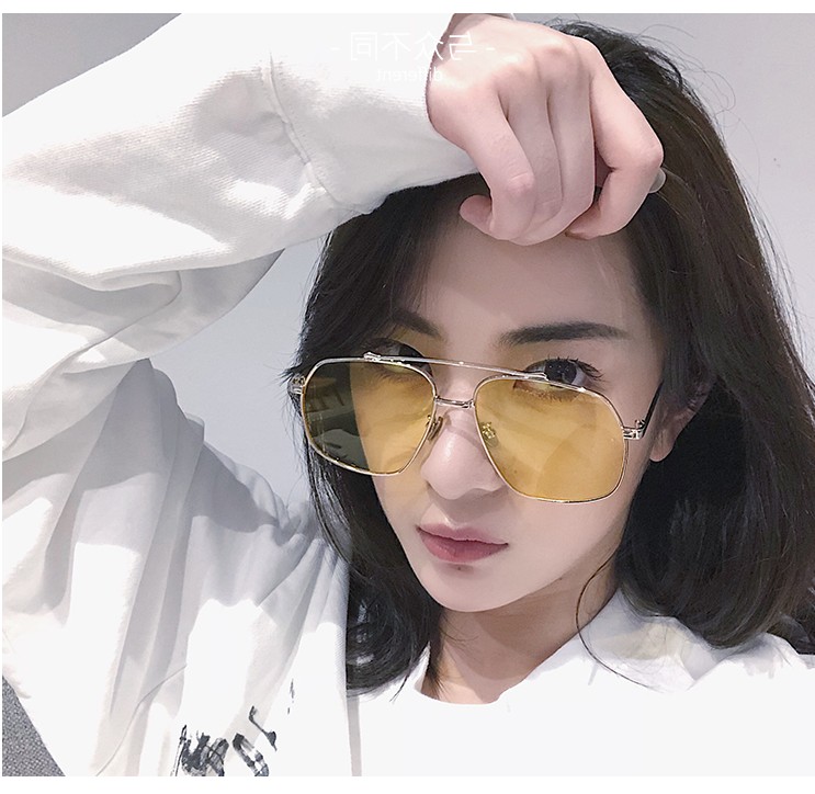Kính màu vàng retro nam vàng trong suốt Hàn Quốc phong cách Harajuku cá tính hipster tròn mặt hộp lớn kính râm nữ phiên bản Hàn Quốc của thủy triều kính versace