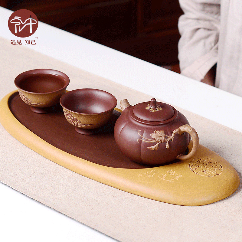 Macro teacup yixing purple sand tea in the tea set is carved painting kung fu cup to host a single cup of tea to use