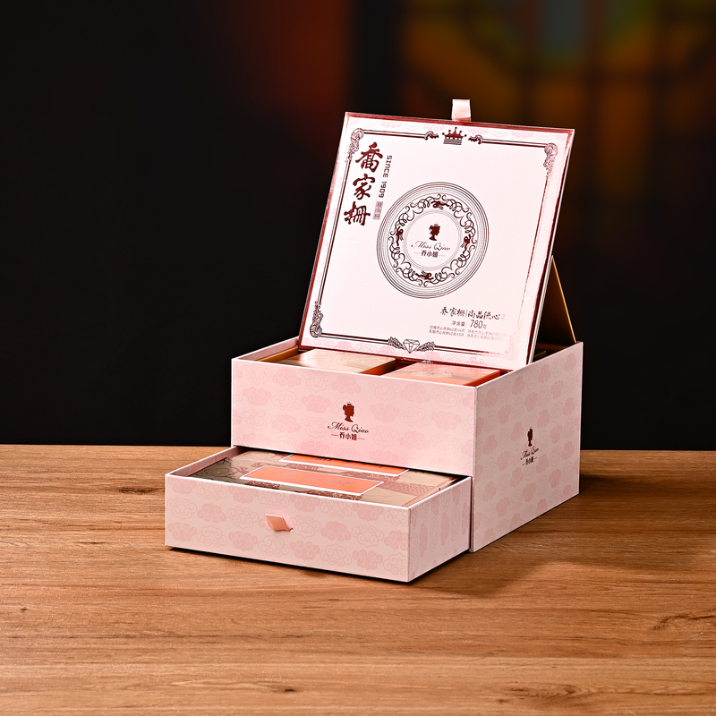 Qiaojia Shanzhanshang Premium Custard Mooncake Gift Box - Cantonese-Style Pastry with Matcha Cheese and Custard Egg Yolk Qiaojia Shanzhanshang Premium Custard Mooncake Gift Box - Cantonese-Style Pastry with Matcha Cheese and Custard Egg Yolk