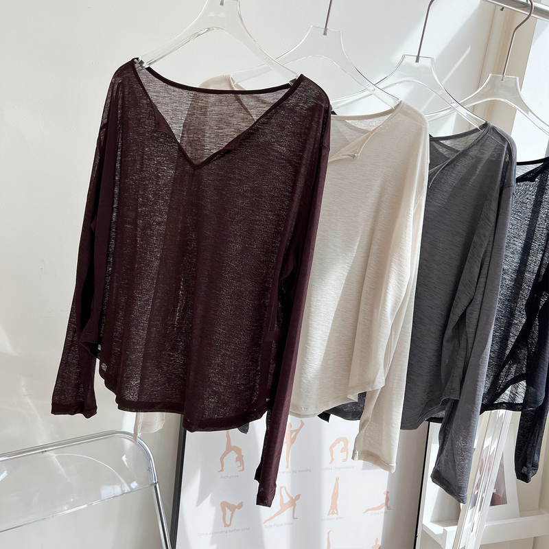 Bamboo Yarn Plant Fiber V-Neck Semi-Sheer Blouse with a Hazy Feel, Sporty Long-Sleeve Loose Slimming Yoga Top