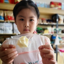 Inner Mongolia cheese pastoralists handmade milk lumps independent vacuum installed childrens cheese block original flavor without plant fat ends