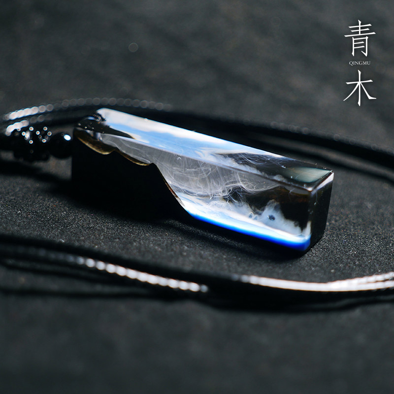 (Blue wood) hand-made mountain and sea can be flat pendant resin epoxy sandalwood custom jewelry couple gifts