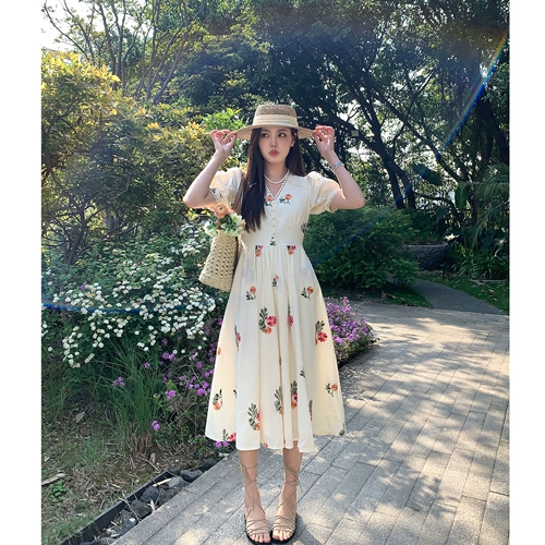 Абрикосовое летнее кружевное дизайнерское длинное платье, с вышивкой, средней длины, в цветочек