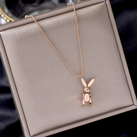 2025 New Light Luxury Niche Design Rabbit Necklace Female Summer Internet Celebrity High-end Necklace Temperament Clavicle Chain
