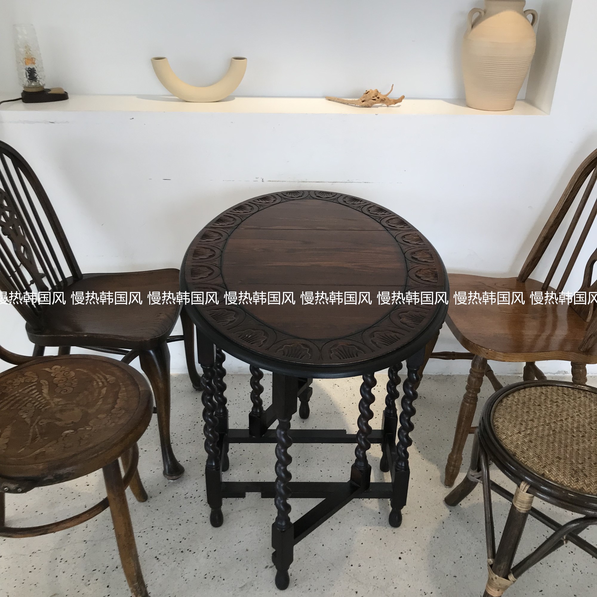 A table that can't be bought in China A middle-aged folding table is a lucky coffee shop It's perfect for a coffee shop