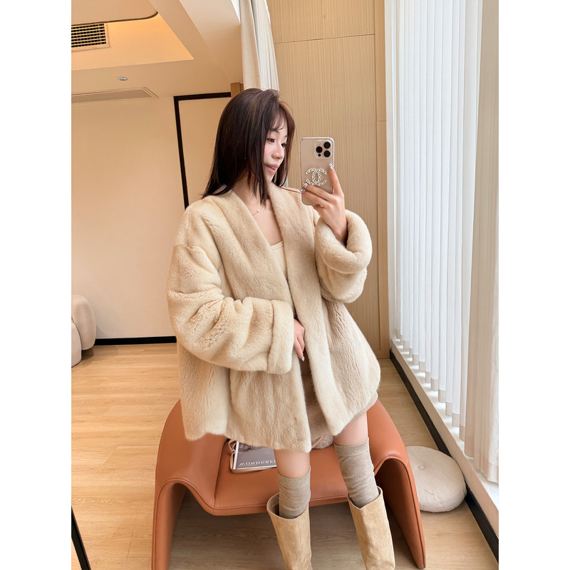 Miss Miao 2025 Super Stylish Imported Velvet Mink Coat, Full Mink Young Style Mink Fur Coat for Women