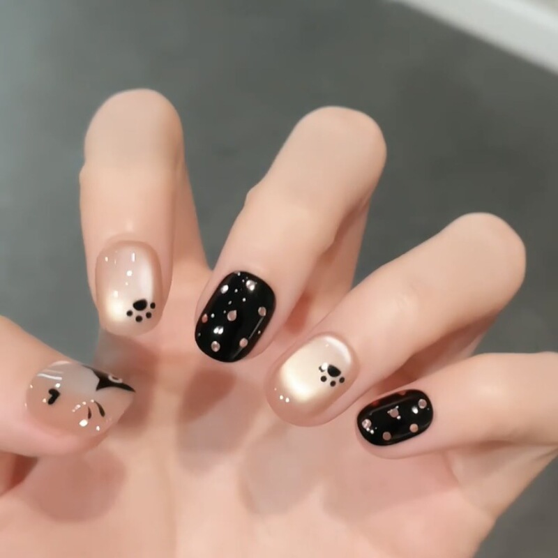 【Black Sugar Cat】Cute Girly Style Hand-Painted Cat Eye Therapy Short Manicure That Makes Hands Look Fairer, Handmade Press-On Nails
