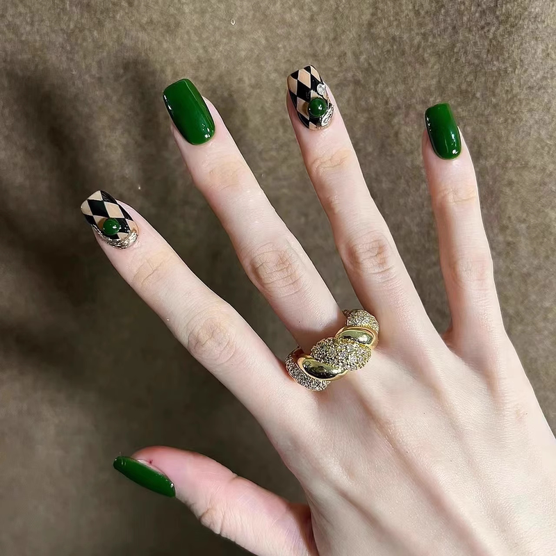Emerald Diamond Pattern Handmade Wearable Nails Gentle Manicure Short Style Internet Celebrity Fake Nail Patches New for New Year Autumn and Winter