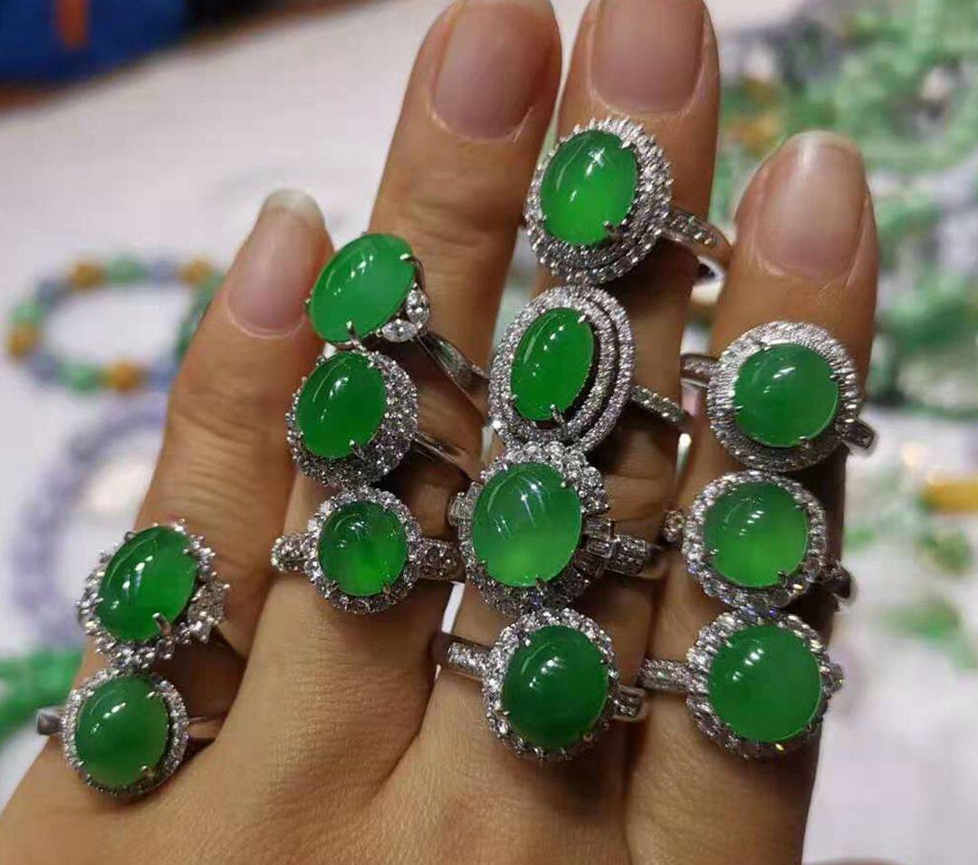 Myanmar Emerald A Goods Cuisma Full Natural Light Pendant Round Pearl Bracelet With Small Inlay Hands Alchemy Live