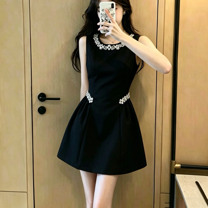 2026 Spring/Summer Light Luxury Diamond-Studded Sleeveless Beaded Puff Dress for Women, Heavy Crafted Sparkling Diamond Waist-Cinching Evening Little Black Dress