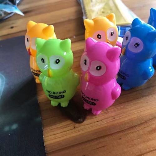 Simulation-styled standing solid owl pencil sharpened pencil sharpeners