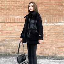  Black glossy down jacket womens 2021 new short winter fashion thickened Korean version of the small wool coat