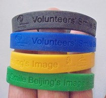 2008 Beijing Olympic Games Smile Circle Hand Circle English Version 4 pieces (diameter 6.5 cm)