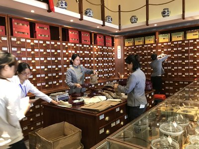 Herbal medicine shop physical herbal medicine room Powder Frying and Herbal Medicine Saucepan Herbal Teas for Herbal Tea