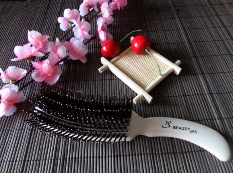 S-type hair comb hair fluffy comb bag comb plate hair night makeup comb hair artifact fluffy styling comb dedicated