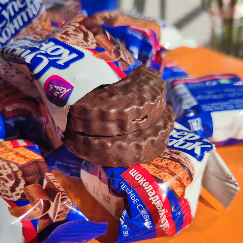 Russian sandwich sandwich chocolate biscuits KONTI Kangji imported crispy snacks snacks snack food