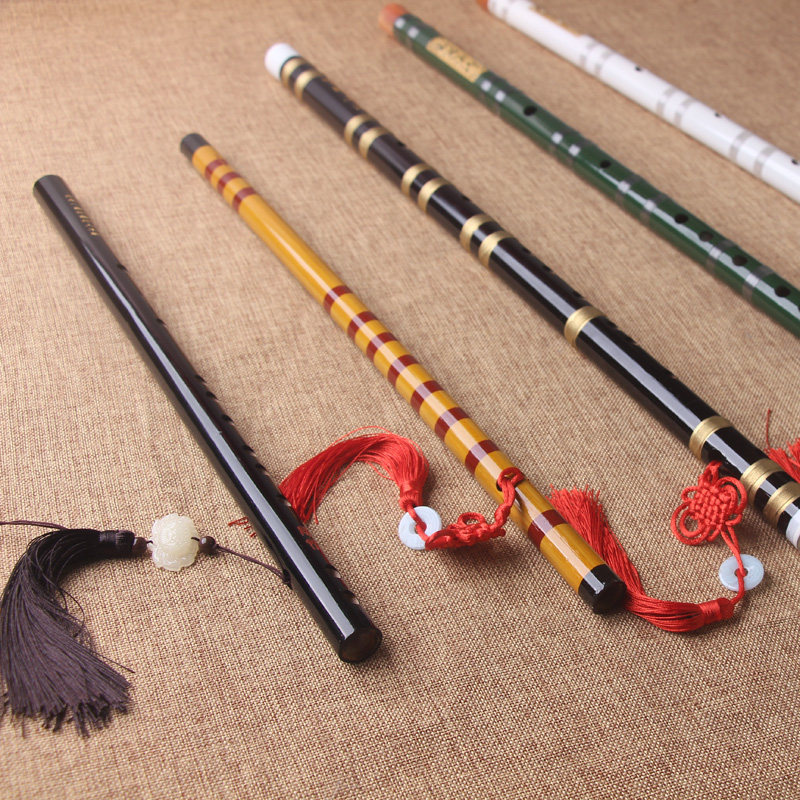 Hanfu flute props, Xiao ancient costume photography, ancient style, women and children taking photos, dancing, remembering old friends, performing a sentimental bamboo flute