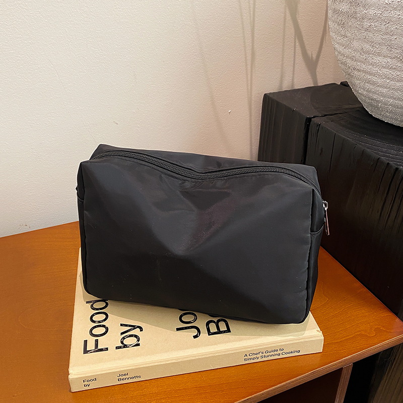 Cosmetic Bag for Women, Portable 2026 New Model, High-End Cosmetic Brush Storage Bag, Travel Toiletry Bag, Large Capacity for Men