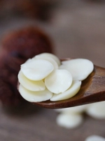 250 г северного и южного миндаля (содержит небольшое количество горького северного абрикоса)