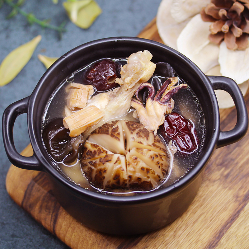 Mushroom Agaric Ink Fish Soup Woman Nourishes beautiful soup The whole family Old and less Four Seasons nutrition One food Yan Mei Cooking Soup Stock