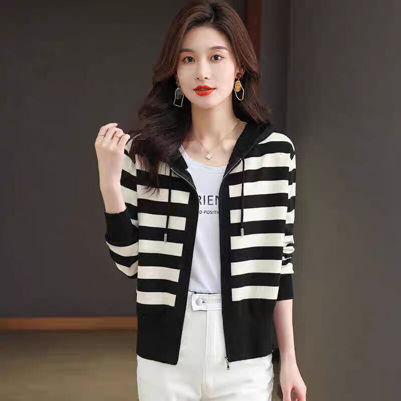 Striped Hooded Knitted Cardigan for Women 2025 Autumn and Winter New Slim-Fit Zipper Sweater Jacket Short Outerwear Top