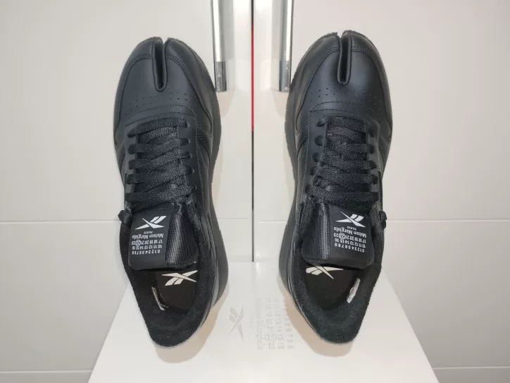 maison margiela reebok CL Tabi Stewn Maggie спортивная обувь для отдыха H04864