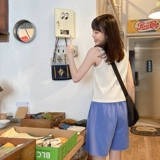 Топ с чашечками, короткая майка топ, футболка без рукавов, с вышивкой