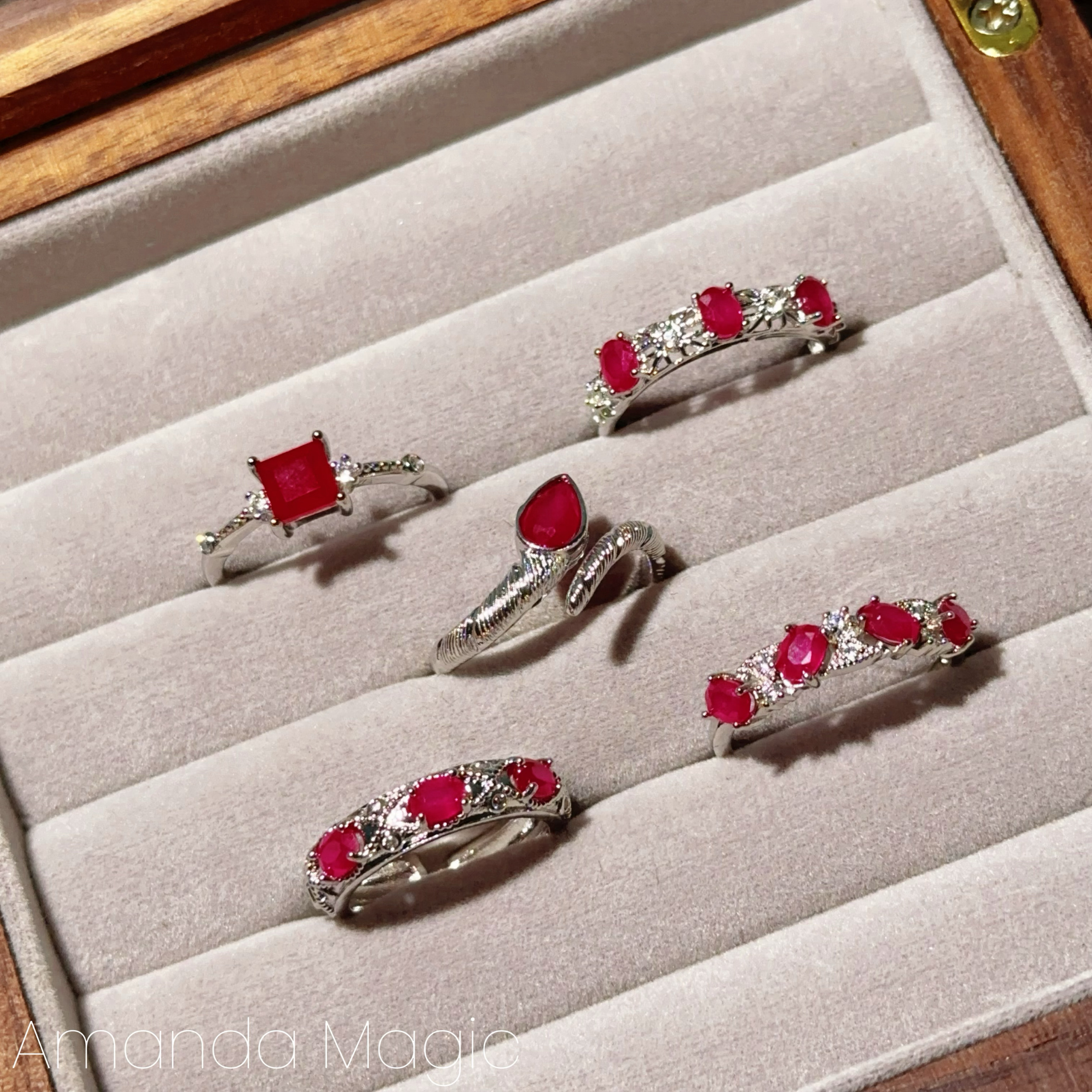 AmandaMagic薬剤師の自宅で栽培されたルビーリング（銅製ブラケット）調節可能な開口部の鉱物収集ホール付き