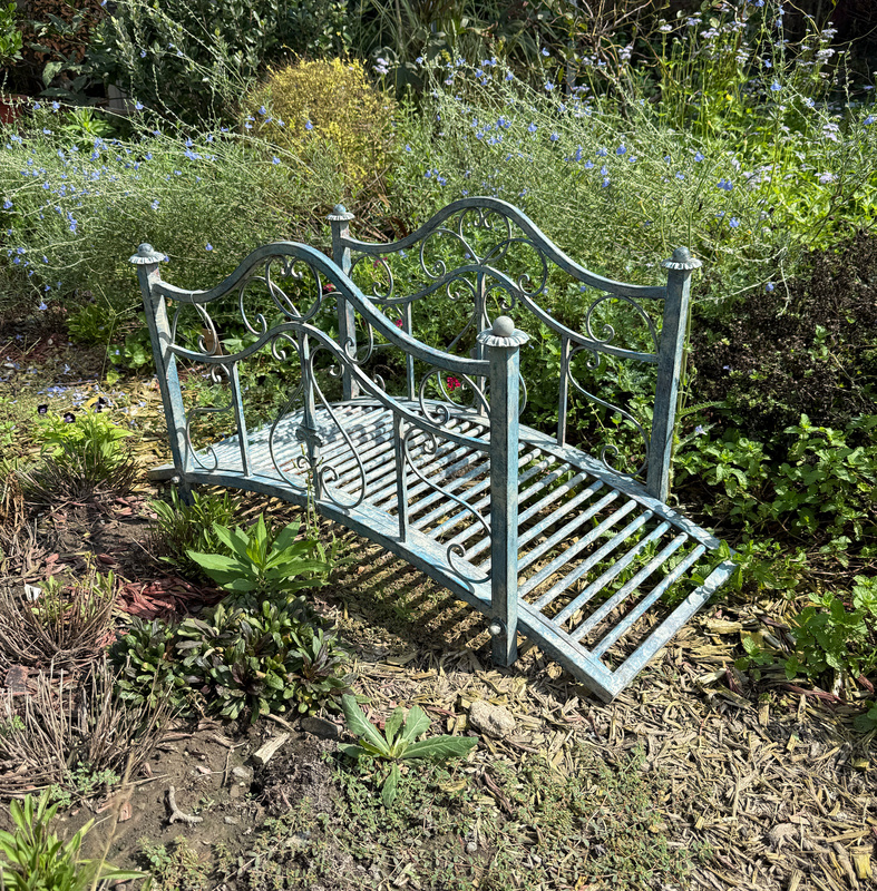 Morris Garden Vintage Outdoor Garden Bridge, Wrought Iron Arch Bridge for Outdoor Villa