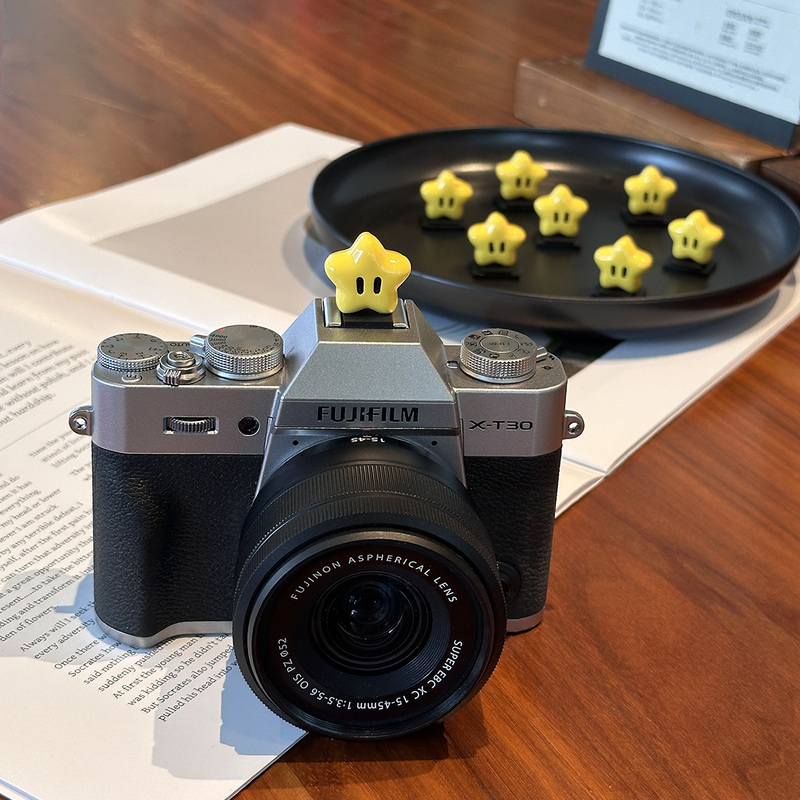 Cartoon Camera Hot Shoe Cover Suitable for Canon R50R10, Fuji Xm5Xt30, Sony Zve10 Lens Cover with Anti-Lost Strap Cartoon Camera Hot Shoe Cover Suitable for Canon R50R10, Fuji Xm5Xt30, Sony Zve10 Lens Cover with Anti-Lost Strap
