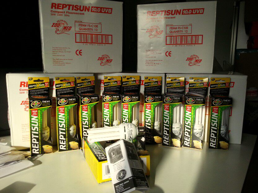 zoomed UVB10 0 second-generation reptile UVB calcium energy saving lamp