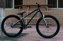 2021 DARTMOOR-BIKES 26PLAYER Dark Electroplated Frame Custom Assembly Display