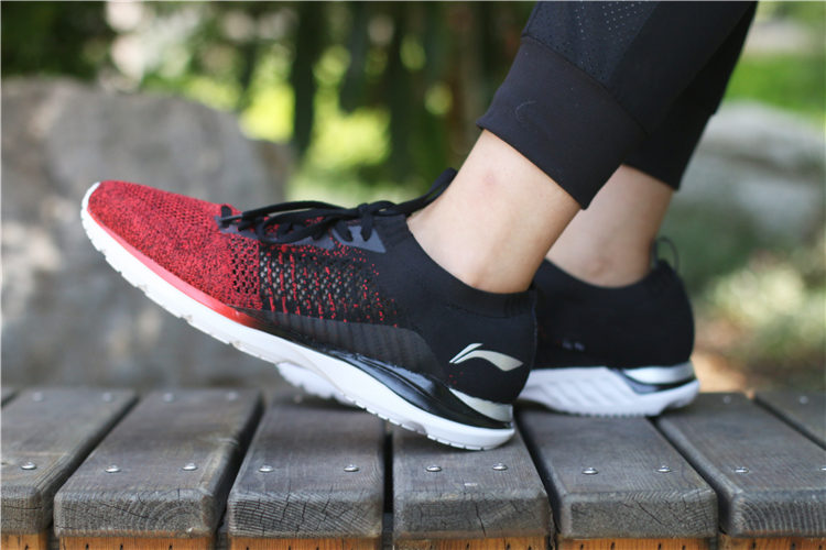 Li Ning giày chạy 2018 mùa hè mới siêu nhẹ 15 thế hệ của nam giới giày thoáng khí thoải mái thấp để giúp giày thể thao ARBN009 giày the thao nữ biti's