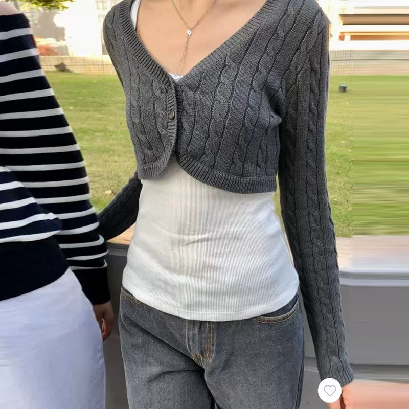 Bm New V-Neck Three-Button Twist Long-Sleeve Knitted Cardigan for Women, Slim-Fit Short Sweater Top, Trendy Bm New V-Neck Three-Button Twist Long-Sleeve Knitted Cardigan for Women, Slim-Fit Short Sweater Top, Trendy