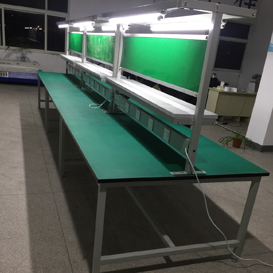 Anti-static waterline factory workshop console maintenance inspection cutting with lock light frame packaging custom long table