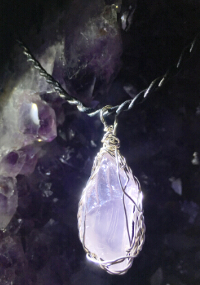 Already released (back to that era No 137) JO's winding art heart mirror pendant