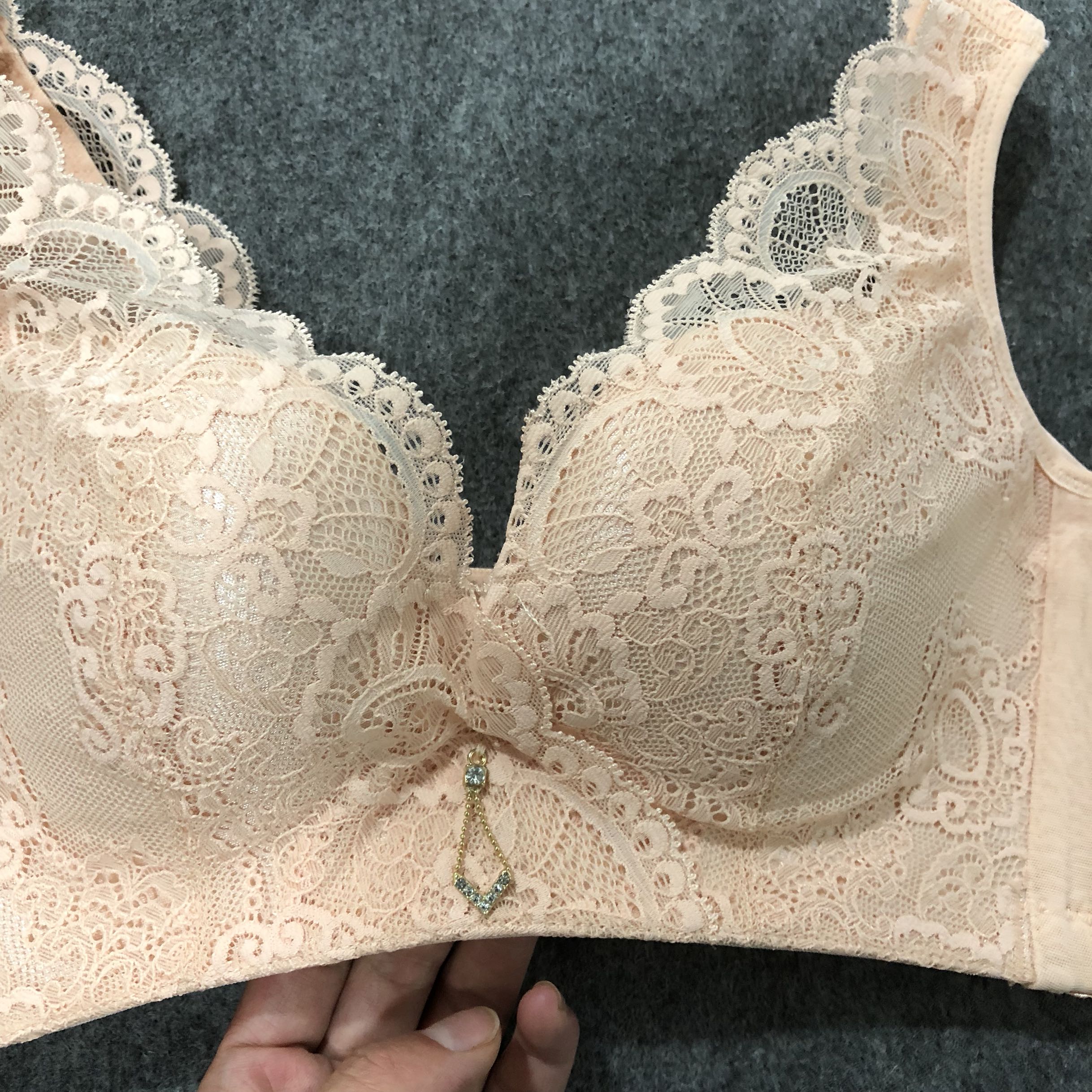 Mới đơn giản và đích thực phần mỏng J330C không có vòng thép đồ lót áo ngực ren gợi cảm làm đẹp trở lại đầy đủ cốc áo lót cho người có vòng 1 to