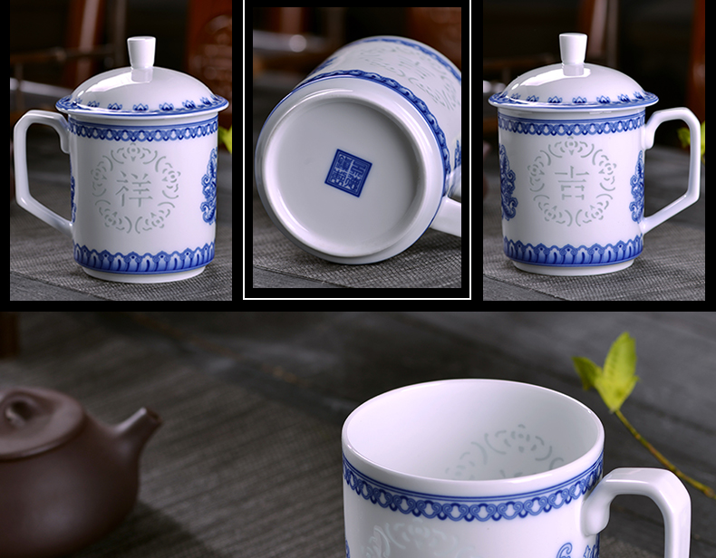 Jingdezhen blue and white and exquisite ceramic cups with cover Chinese tea cup mark cup home office gift