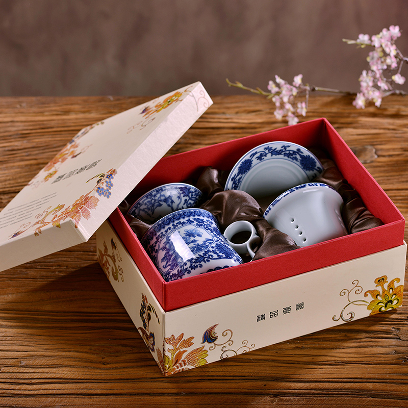 Jingdezhen ceramic cups office of blue and white porcelain teacup four - piece band filter cup tea cup home meeting