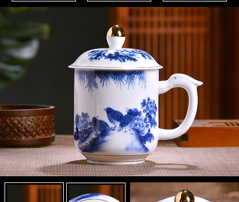 Jingdezhen ceramic cups with cover glass home office of blue and white porcelain cup and meeting the large capacity make tea cup gift