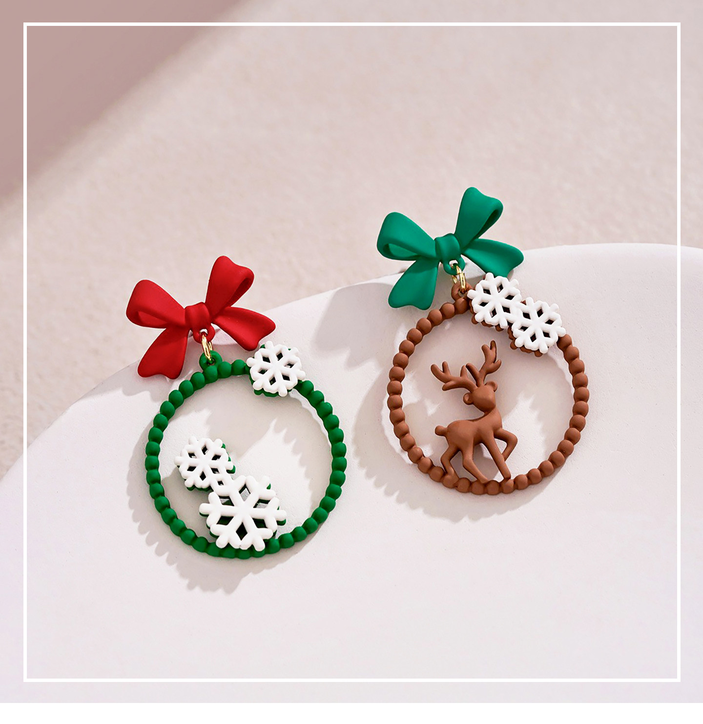 食颜派 不对称红绿蝴蝶结+圆圈+雪花麋鹿耳环 (一对装)【圣诞的可爱密码,藏在这对圆框耳饰里】
